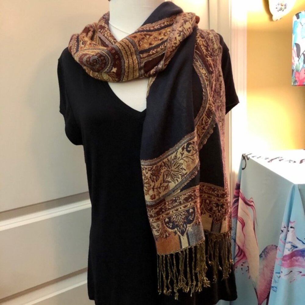 STUNNING Tapestry Scarf